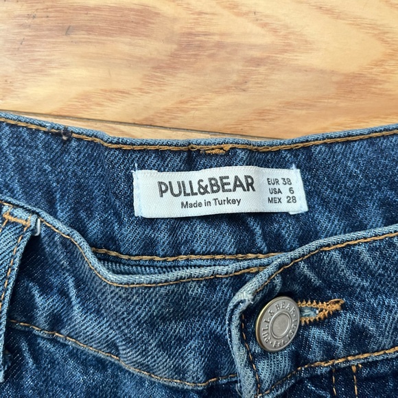 ❌ SOLD ❌ Pull & Bear High Waisted Denim Shorts Size 6 - Picture 5 of 8